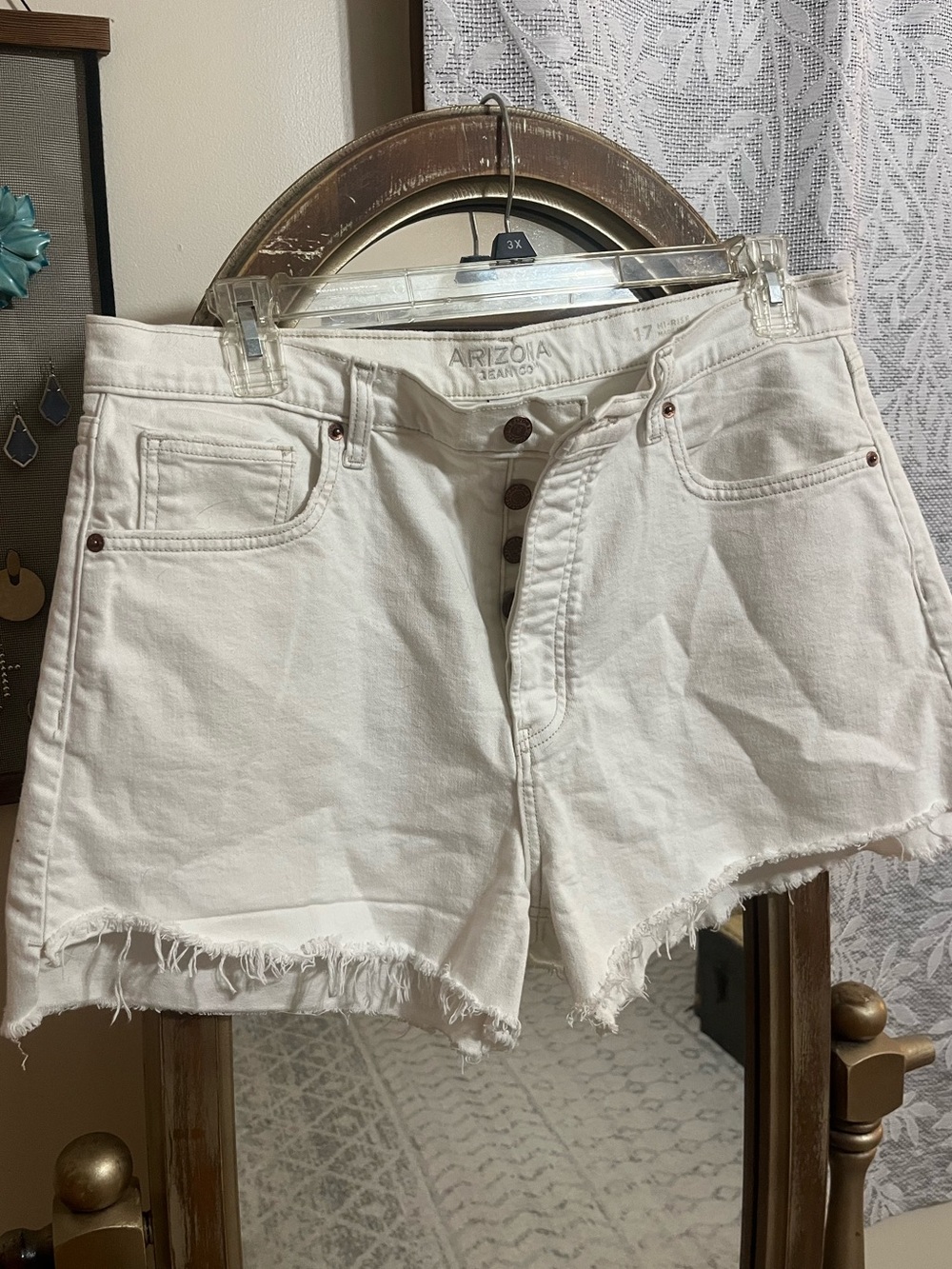 Arizona Jean Company White High-Rise Button-Front Denim Shorts